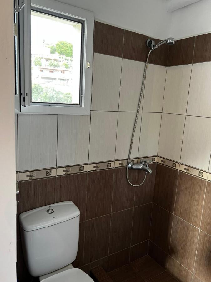 Ilias Family Rooms Himare Bagian luar foto