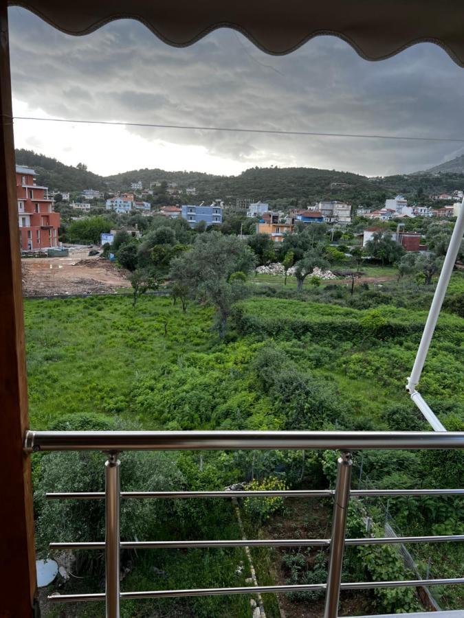 Ilias Family Rooms Himare Bagian luar foto