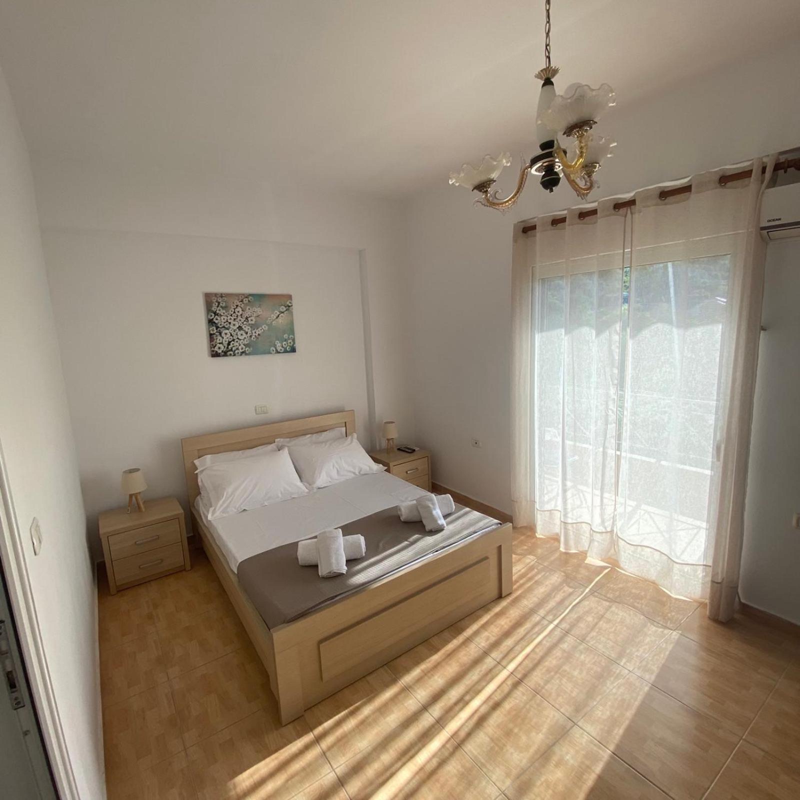 Ilias Family Rooms Himare Bagian luar foto