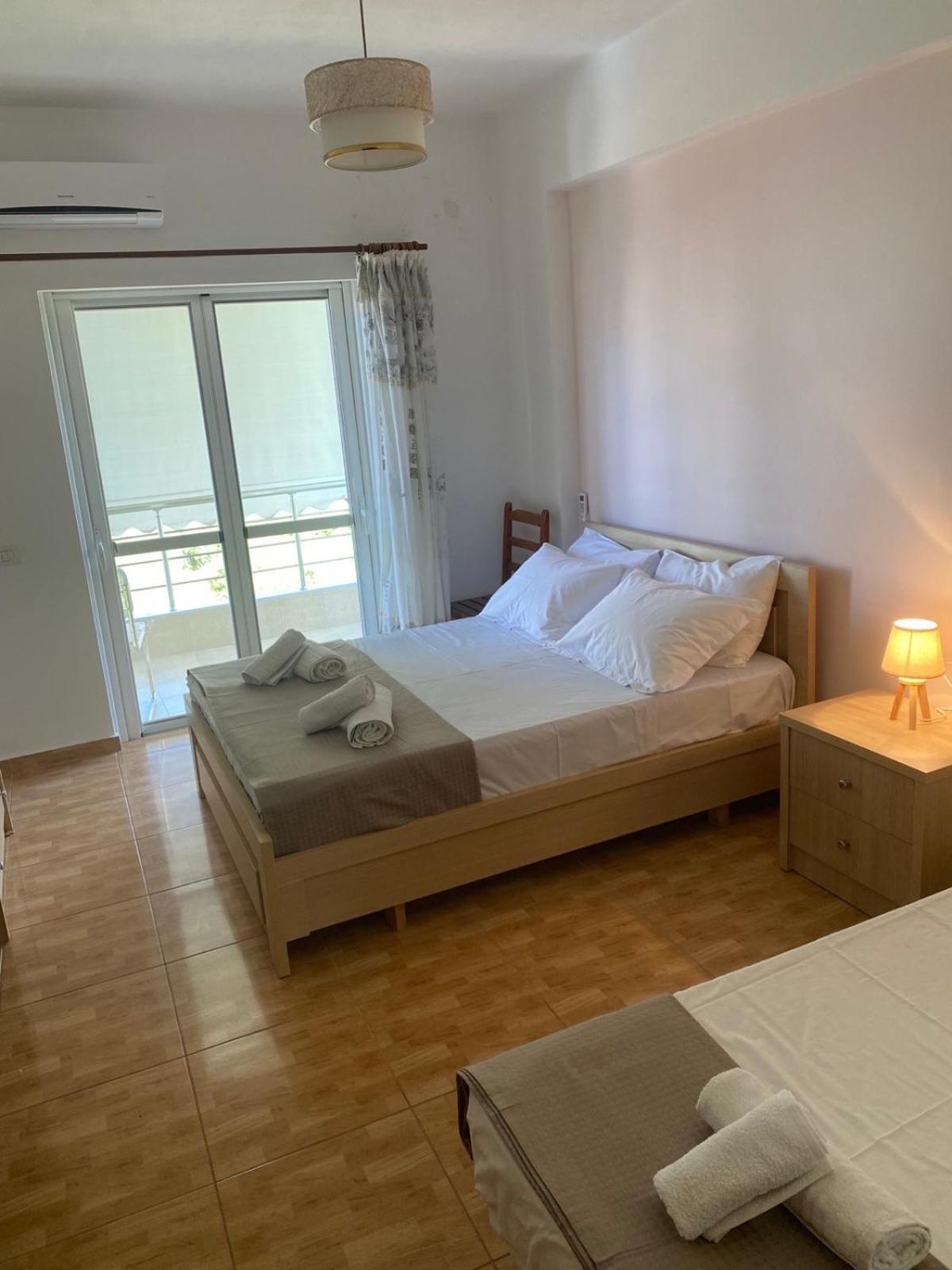Ilias Family Rooms Himare Bagian luar foto